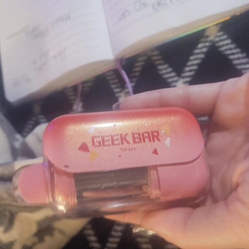 Kacey B. video review of Geek Bar CLR 50k